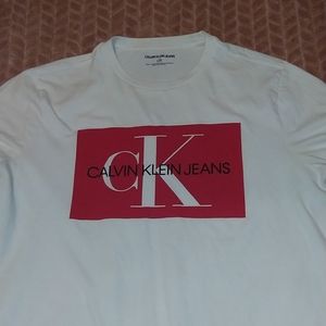 Calvin Klein red/white large tee